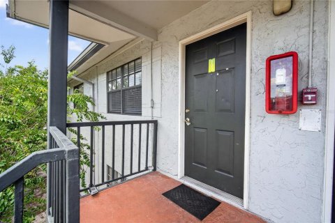 Copropriété à vendre à Tampa, Floride: 2 chambres, 83.52 m2 № 2210330 - photo 2