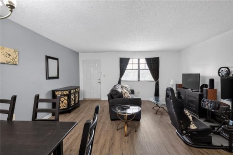 Copropriété à vendre à Tampa, Floride: 2 chambres, 83.52 m2 № 2210330 - photo 5