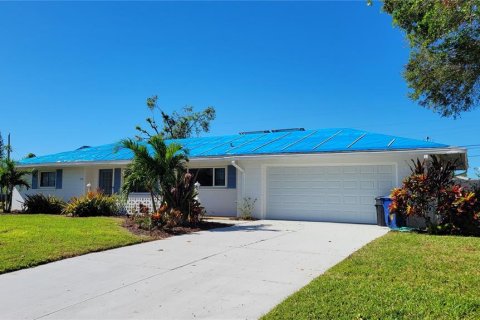 House in Sarasota, Florida 3 bedrooms, 140.75 sq.m. № 1841990 - photo 1