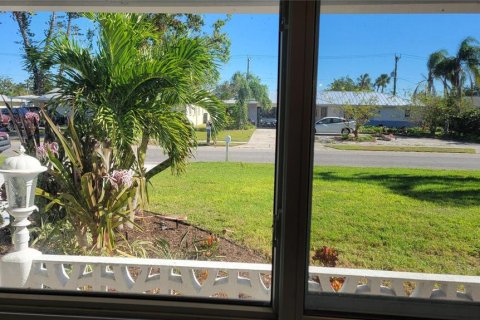 House in Sarasota, Florida 3 bedrooms, 140.75 sq.m. № 1841990 - photo 10