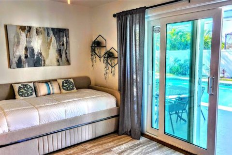 House in Sarasota, Florida 3 bedrooms, 140.75 sq.m. № 1841990 - photo 26