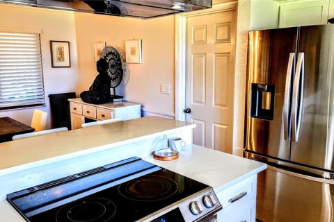 House in Sarasota, Florida 3 bedrooms, 140.75 sq.m. № 1841990 - photo 9