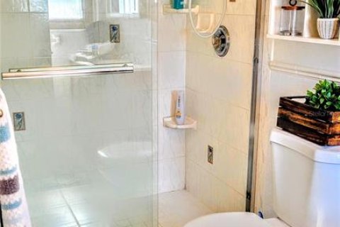 House in Sarasota, Florida 3 bedrooms, 140.75 sq.m. № 1841990 - photo 20