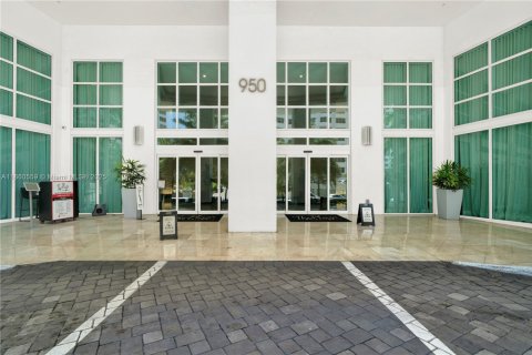 Copropriété à vendre à Miami, Floride: 1 chambre, 64.29 m2 № 2021897 - photo 2