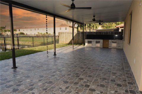 Casa en venta en Homestead, Florida, 3 dormitorios, 160.54 m2 № 2046456 - foto 15