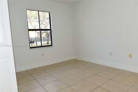 Casa en venta en Homestead, Florida, 3 dormitorios, 160.54 m2 № 2046456 - foto 21