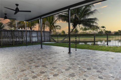 Casa en venta en Homestead, Florida, 3 dormitorios, 160.54 m2 № 2046456 - foto 9