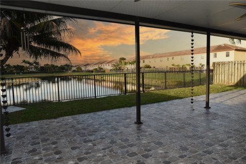 Casa en venta en Homestead, Florida, 3 dormitorios, 160.54 m2 № 2046456 - foto 16