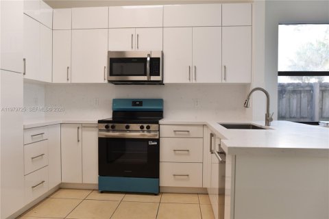 Casa en venta en Homestead, Florida, 3 dormitorios, 160.54 m2 № 2046456 - foto 6