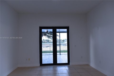 Casa en venta en Homestead, Florida, 3 dormitorios, 160.54 m2 № 2046456 - foto 4