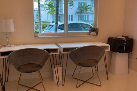 Adosado en venta en Doral, Florida, 4 dormitorios, 168.34 m2 № 1693330 - foto 4