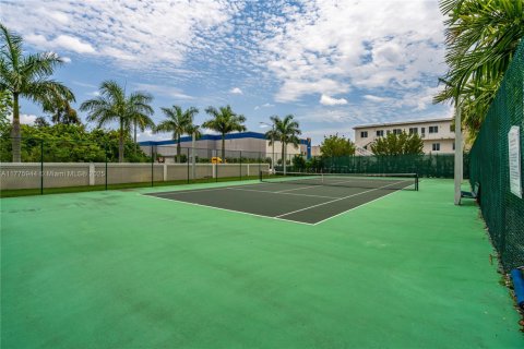 Adosado en venta en Doral, Florida, 4 dormitorios, 168.34 m2 № 1693330 - foto 25
