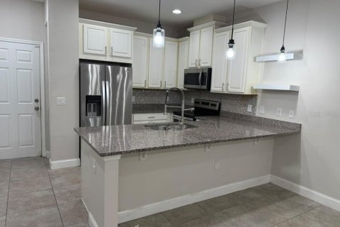 Touwnhouse à vendre à Kissimmee, Floride: 3 chambres, 148.92 m2 № 2414028 - photo 7
