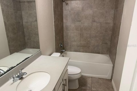 Touwnhouse à vendre à Kissimmee, Floride: 3 chambres, 148.92 m2 № 2414028 - photo 18