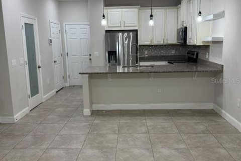 Touwnhouse à vendre à Kissimmee, Floride: 3 chambres, 148.92 m2 № 2414028 - photo 9
