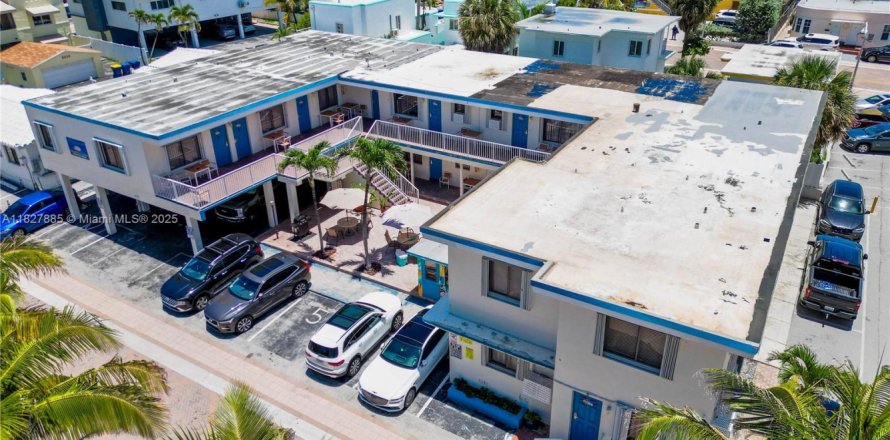 Hotel in Hollywood, Florida № 1799120
