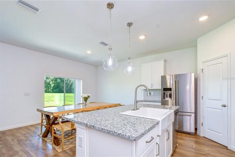 Villa ou maison à vendre à Zephyrhills, Floride: 4 chambres, 209.96 m2 № 2298473 - photo 12