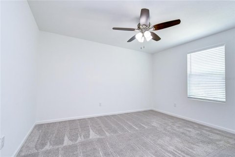 Villa ou maison à vendre à Zephyrhills, Floride: 4 chambres, 209.96 m2 № 2298473 - photo 17