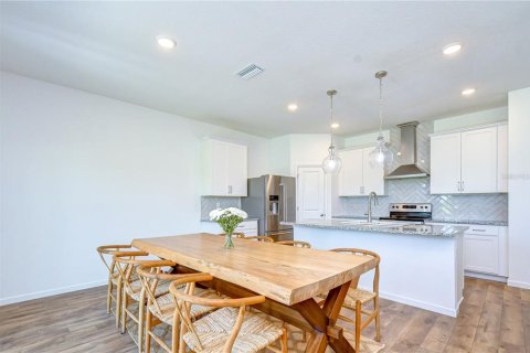 Villa ou maison à vendre à Zephyrhills, Floride: 4 chambres, 209.96 m2 № 2298473 - photo 8