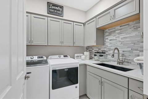 Townhouse in Placida, Florida 3 bedrooms, 222.04 sq.m. № 2096238 - photo 30