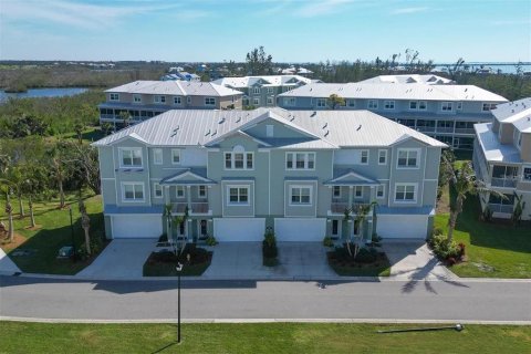 Townhouse in Placida, Florida 3 bedrooms, 222.04 sq.m. № 2096238 - photo 8