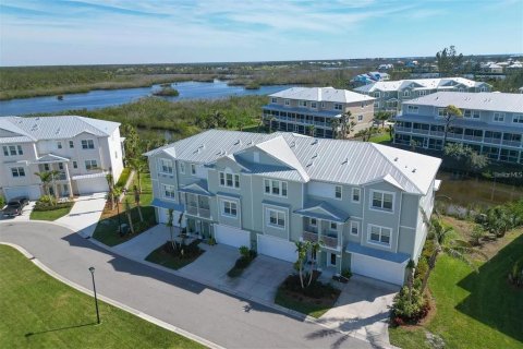 Townhouse in Placida, Florida 3 bedrooms, 222.04 sq.m. № 2096238