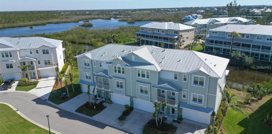 Townhouse in Placida, Florida 3 bedrooms, 222.04 sq.m. № 2096238