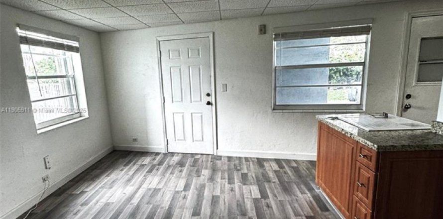 Кондоминиум с 2 спальнями в Майами, Флорида № 1957238