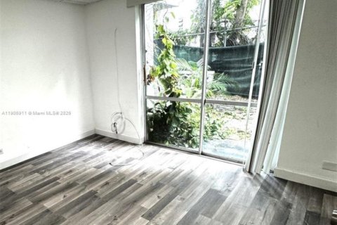 Снять в аренду кондоминиум в Майами, Флорида 2 спальни, 55.74м2, № 1957238 - фото 8