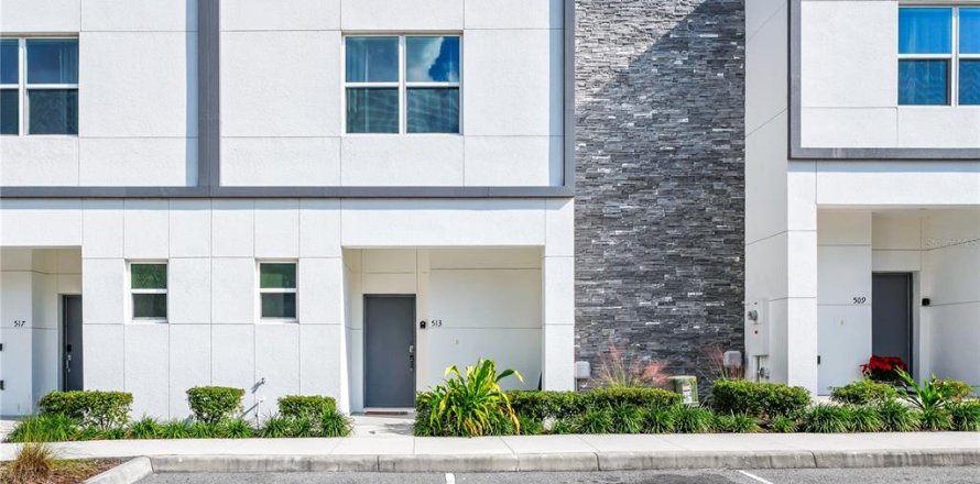 Townhouse in Davenport, Florida 4 bedrooms, 155.24 sq.m. № 2213953