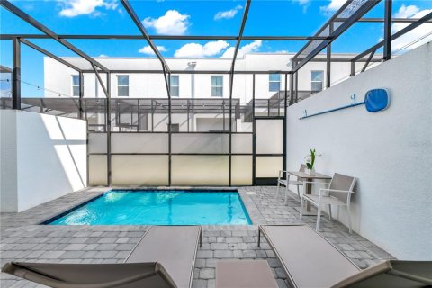 Townhouse in Davenport, Florida 4 bedrooms, 155.24 sq.m. № 2213953 - photo 2