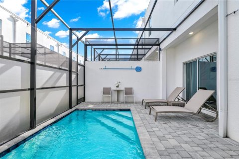 Townhouse in Davenport, Florida 4 bedrooms, 155.24 sq.m. № 2213953 - photo 3