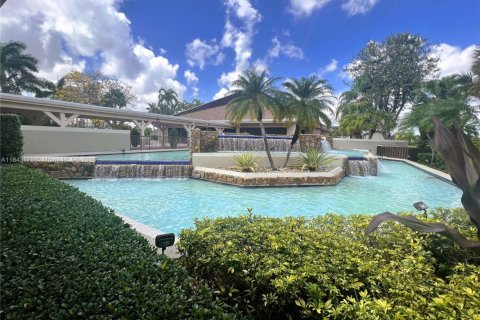 Condo in Miami, Florida, 2 bedrooms  № 1836361 - photo 22