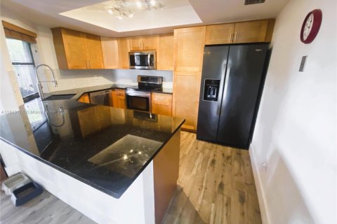 Condo in Miami, Florida, 2 bedrooms  № 1836361 - photo 26