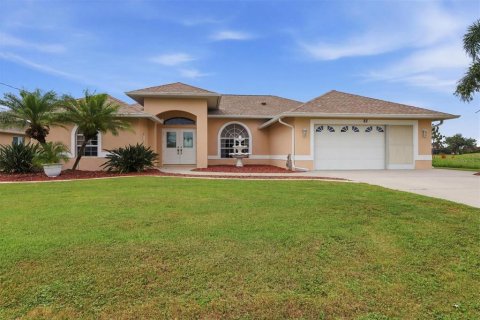 Villa ou maison à vendre à Rotonda, Floride: 3 chambres, 208.29 m2 № 2433493 - photo 2
