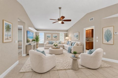 House in Punta Gorda, Florida 3 bedrooms, 207.26 sq.m. № 2266997 - photo 18