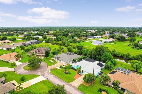 House in Punta Gorda, Florida 3 bedrooms, 207.26 sq.m. № 2266997 - photo 4
