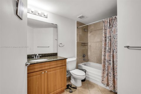 Купить кондоминиум в Майами, Флорида 2 спальни, 83.98м2, № 1868226 - фото 15