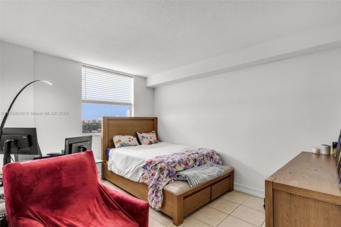 Купить кондоминиум в Майами, Флорида 2 спальни, 83.98м2, № 1868226 - фото 13