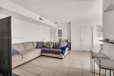 Купить кондоминиум в Майами, Флорида 2 спальни, 83.98м2, № 1868226 - фото 8