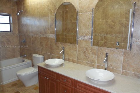 Adosado en alquiler en Miami, Florida, 2 dormitorios, 166.48 m2 № 1960886 - foto 21