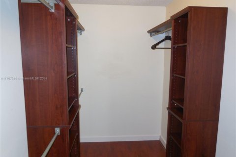 Adosado en alquiler en Miami, Florida, 2 dormitorios, 166.48 m2 № 1960886 - foto 20