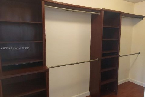 Adosado en alquiler en Miami, Florida, 2 dormitorios, 166.48 m2 № 1960886 - foto 19