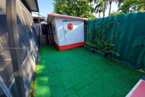 Adosado en alquiler en Miami, Florida, 2 dormitorios, 166.48 m2 № 1960886 - foto 4