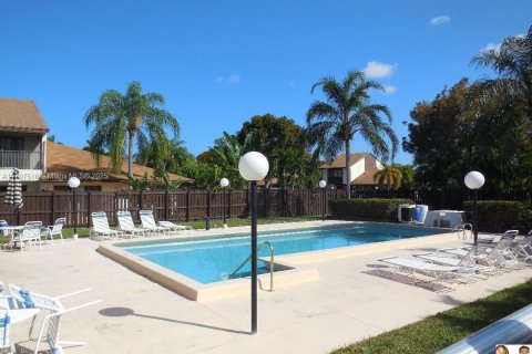 Adosado en alquiler en Miami, Florida, 2 dormitorios, 166.48 m2 № 1960886 - foto 9