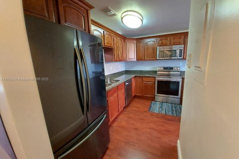 Adosado en alquiler en Miami, Florida, 2 dormitorios, 166.48 m2 № 1960886 - foto 12