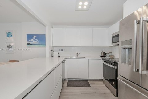 Condominio en alquiler en Miami Beach, Florida, 1 dormitorio, 81.75 m2 № 339265 - foto 17