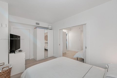 Condominio en alquiler en Miami Beach, Florida, 1 dormitorio, 81.75 m2 № 339265 - foto 10