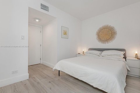 Condominio en alquiler en Miami Beach, Florida, 1 dormitorio, 81.75 m2 № 339265 - foto 13
