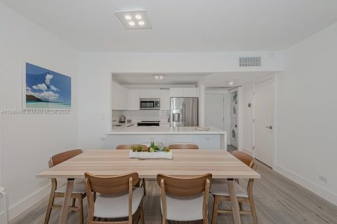 Condominio en alquiler en Miami Beach, Florida, 1 dormitorio, 81.75 m2 № 339265 - foto 18